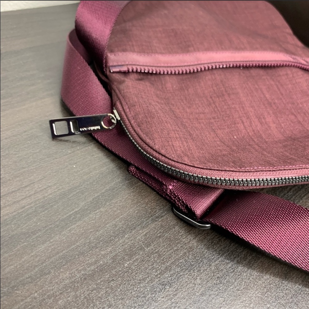 Lululemon side bag - Picture 5 of 8